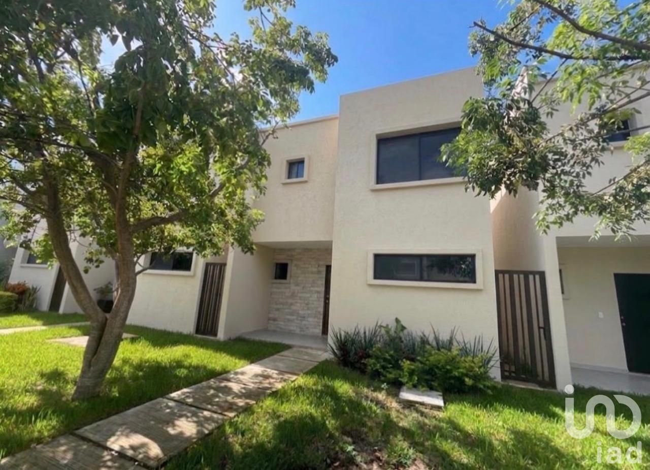 Casa de 3 recámaras con amenidades y excelente ubicación en la zona sur de Cancún.
