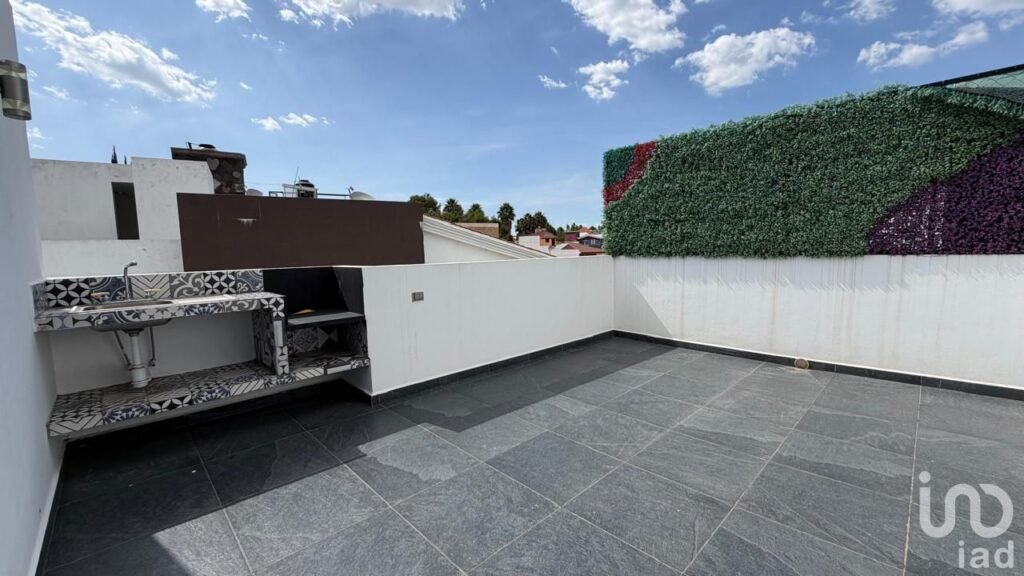 CASA AMUEBLADA EN RENTA ZONA RECTA CHOLULA