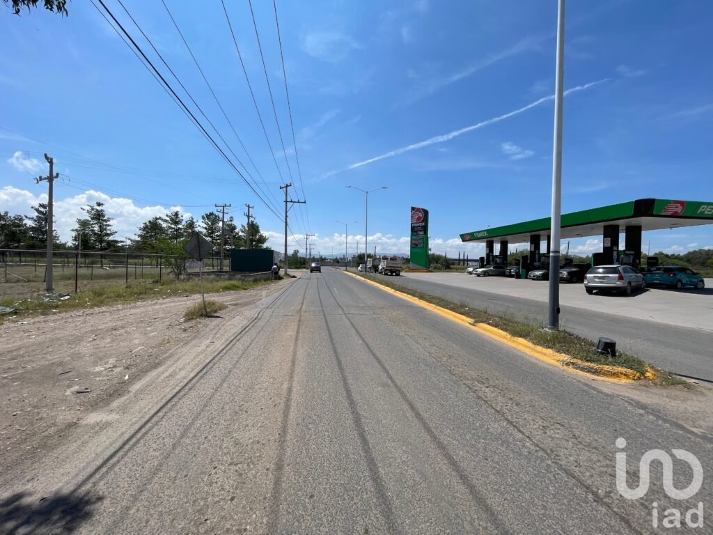 Terreno en Venta, Corredor Mezquital, 4,973 m2, cerca de la FENADU