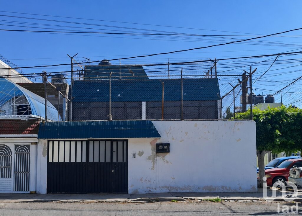CASA EN VENTA EN ECATEPEC, Cerca del Metro línea B