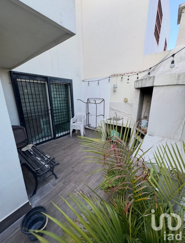 Casa en Venta en C. Paseo Pamplona, Rinconada Colonial, Apodaca N.L.
