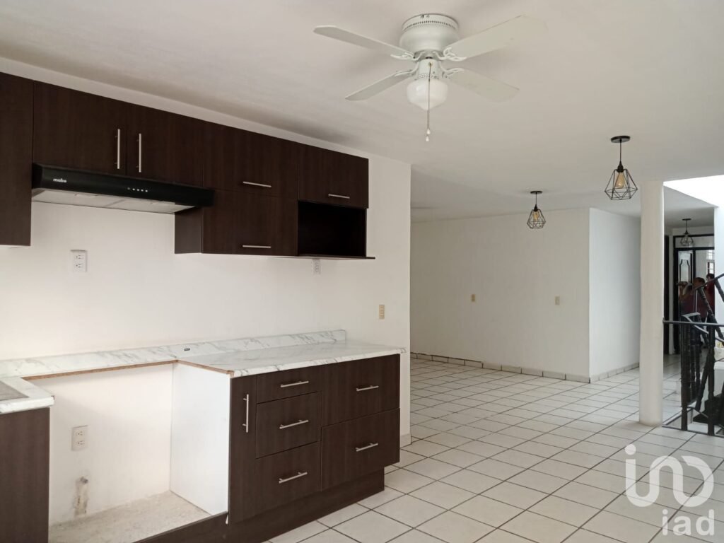 Casa en Venta: ¡Excelente Inversión a Solo 1 Cuadra de La Voz!