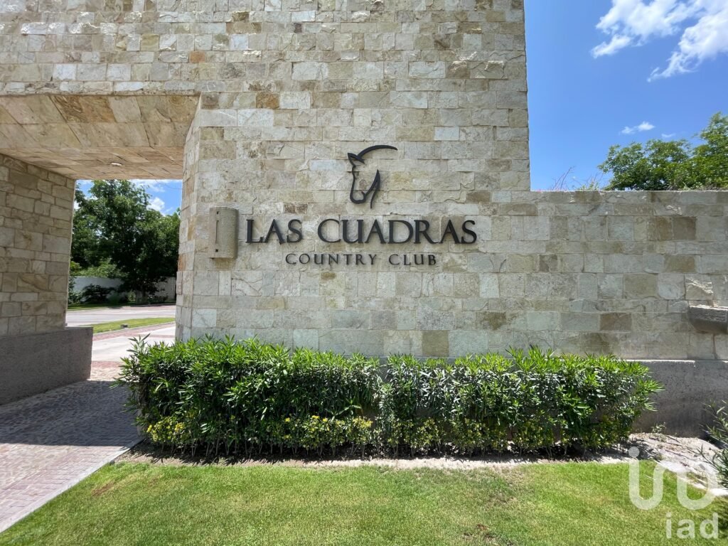 Terreno en Venta, Las Cuadras Country Club, Dentro de Espectacular Nogalera.