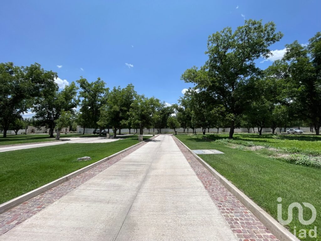 Terreno en Venta, Las Cuadras Country Club, Dentro de Espectacular Nogalera.