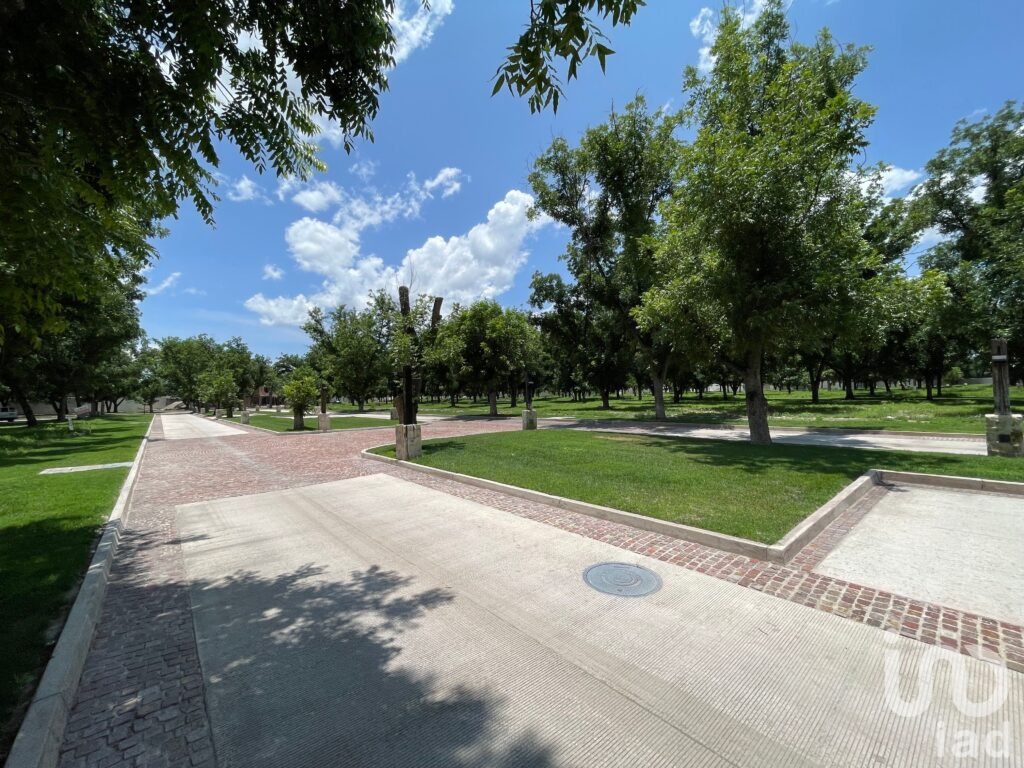 Terreno en Venta, Las Cuadras Country Club, Dentro de Espectacular Nogalera.