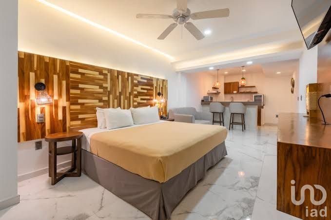 Hotel en Venta Playa del Carmen a media calle de 5a Avenida