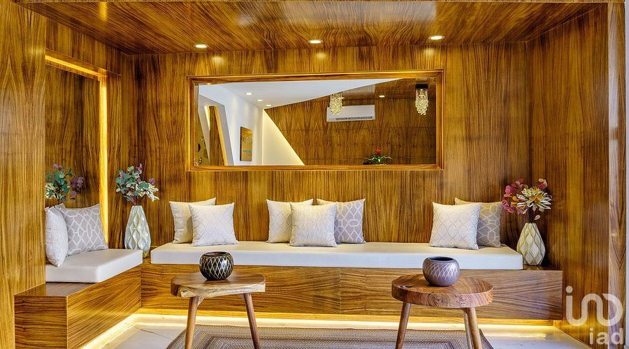 Hotel en Venta Playa del Carmen a media calle de 5a Avenida