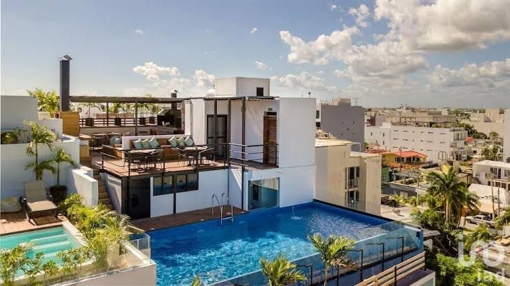 Hotel en Venta Playa del Carmen a media calle de 5a Avenida