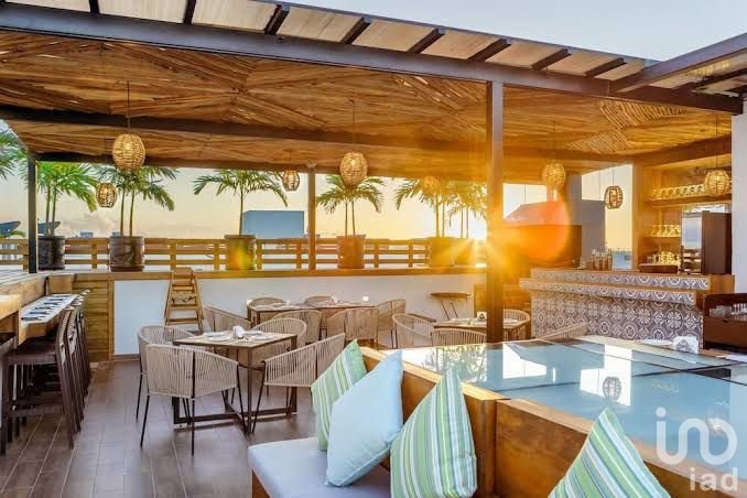 Hotel en Venta Playa del Carmen a media calle de 5a Avenida