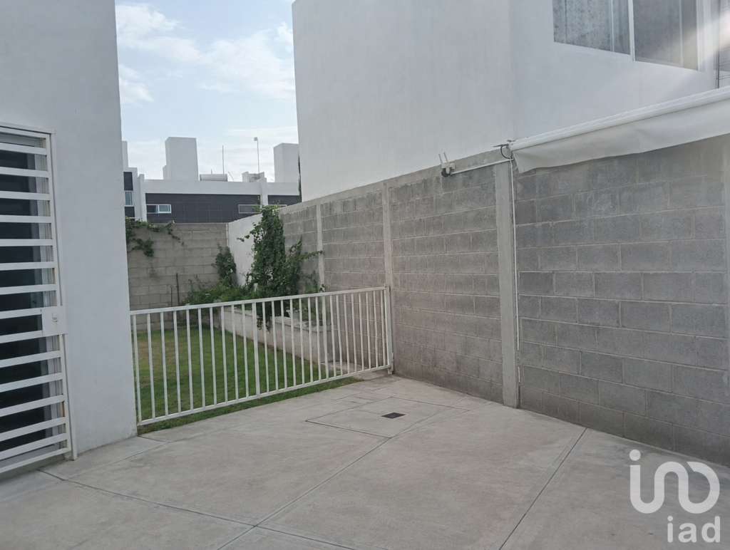 CASA EN VENTA  VILLALBA II JARDIN AMPLIO CONDOMINIO CIGALES 2 EN CORREGIDORA QUERETARO