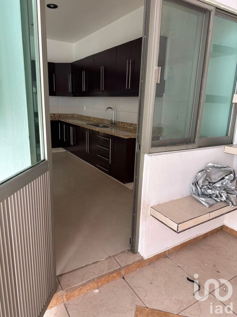 SE RENTA CASA EN FRACCIONAMIENTO VIVEROS DEL VALLE ZAPOPAN JALISCO
