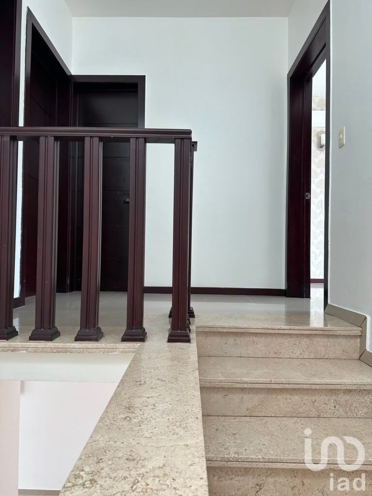 SE RENTA CASA EN FRACCIONAMIENTO VIVEROS DEL VALLE ZAPOPAN JALISCO