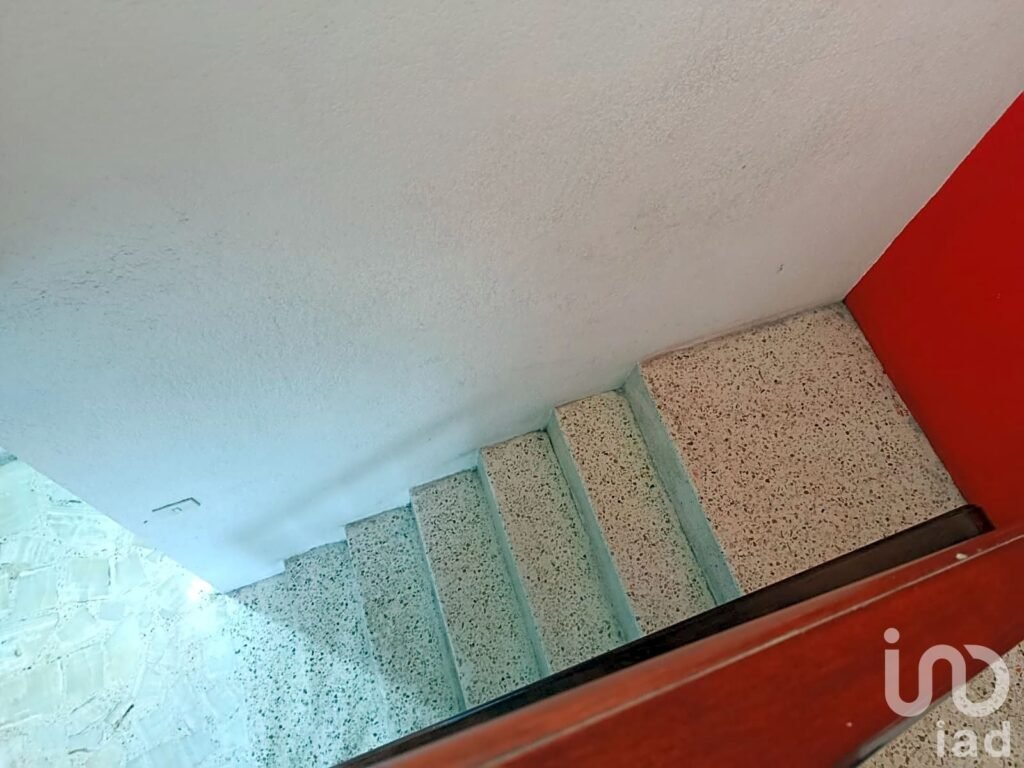 Venta de casa con Local,  frente al Mexibús Unitec