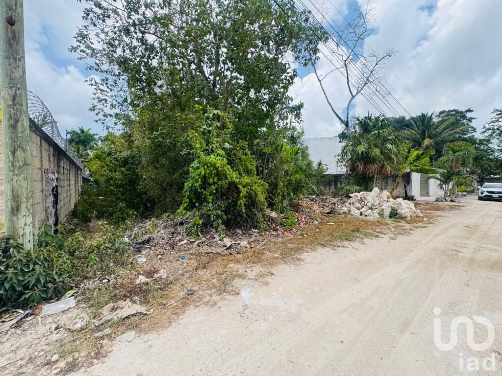 VENTA DE TERRENO EN AV. HUAYACÁN IDEAL PARA CONSTRUCCIÓN