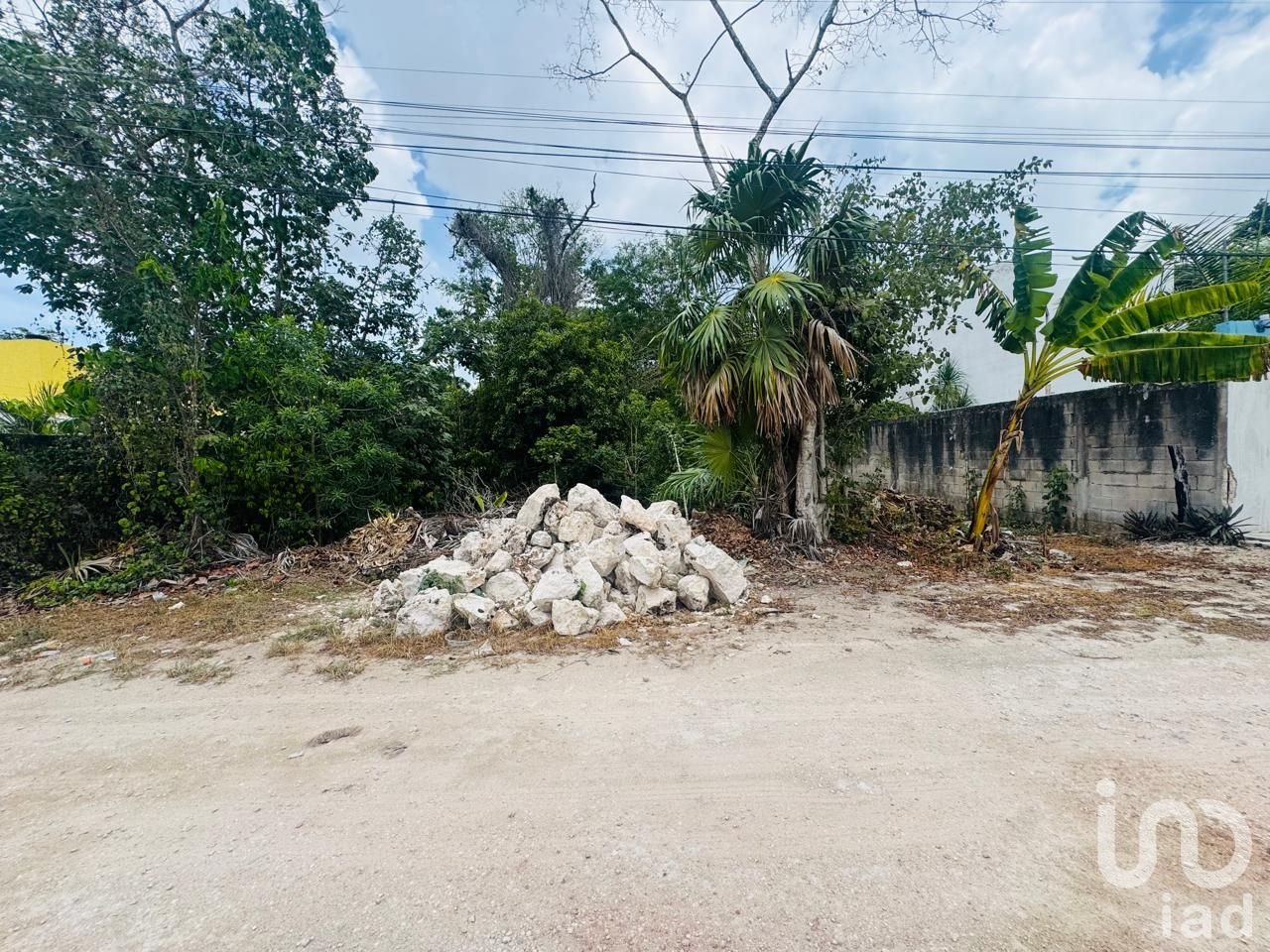 VENTA DE TERRENO EN AV. HUAYACÁN IDEAL PARA CONSTRUCCIÓN