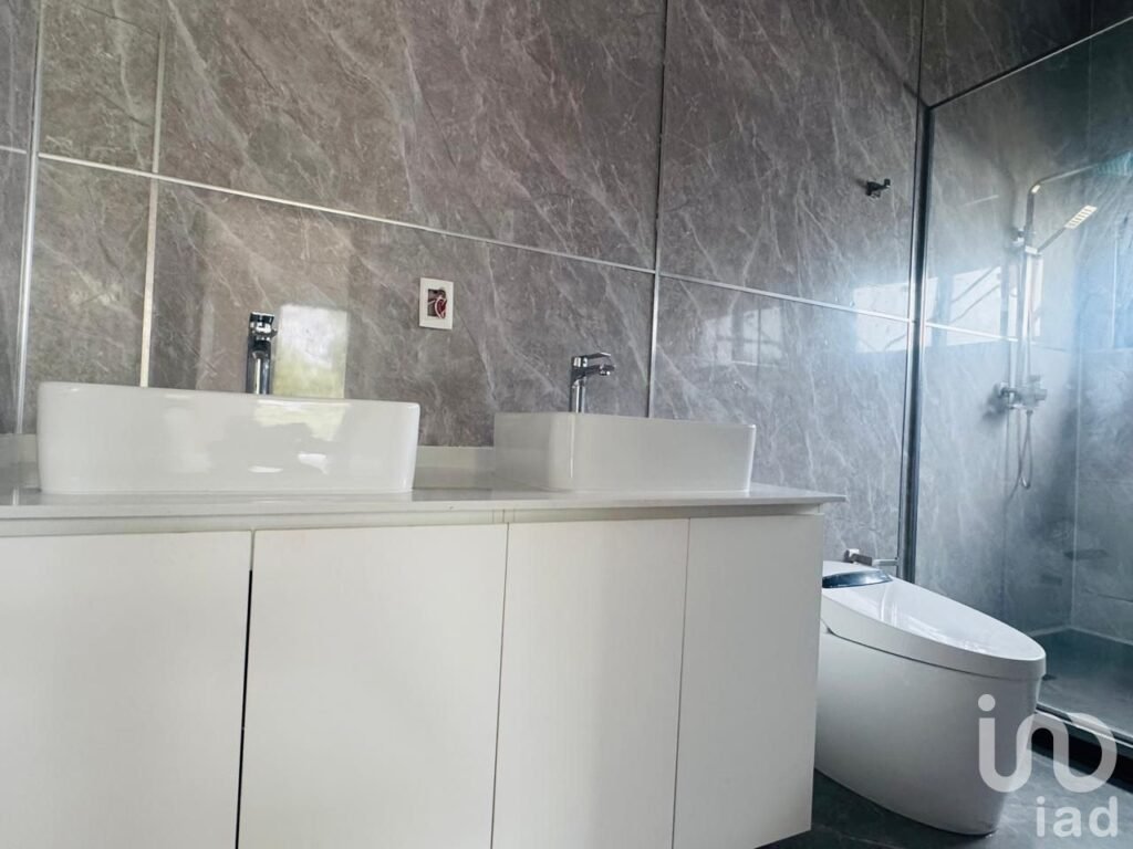 VENTA DE CASA EN RESIDENCIAL VIA CUMBRES, CANCUN