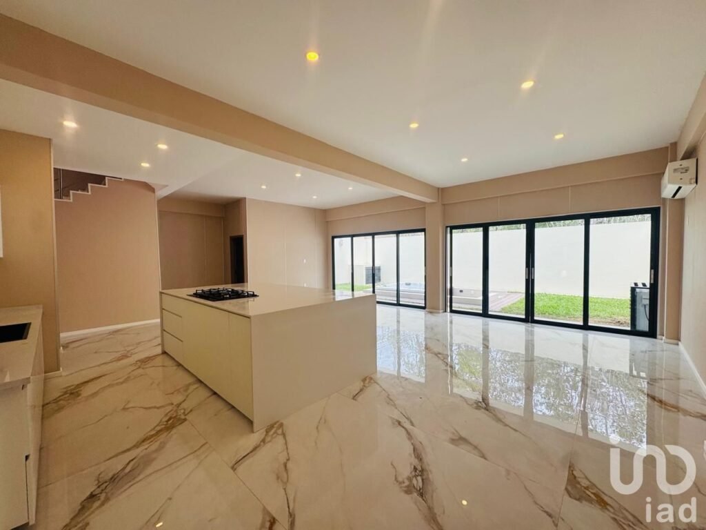 VENTA DE CASA EN RESIDENCIAL VIA CUMBRES, CANCUN