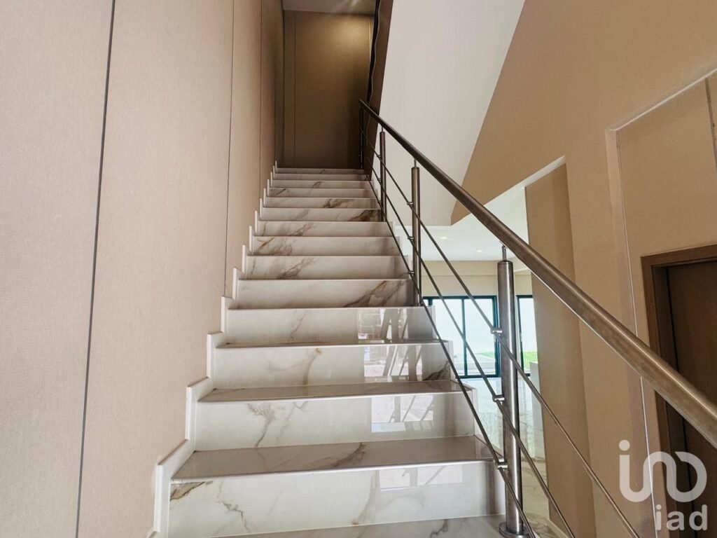 VENTA DE CASA EN RESIDENCIAL VIA CUMBRES, CANCUN