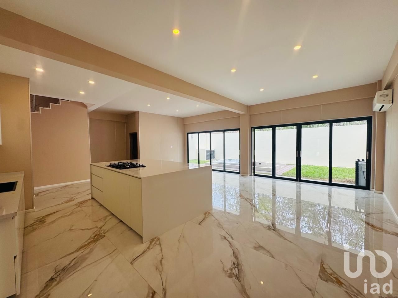 VENTA DE CASA EN RESIDENCIAL VIA CUMBRES, CANCUN