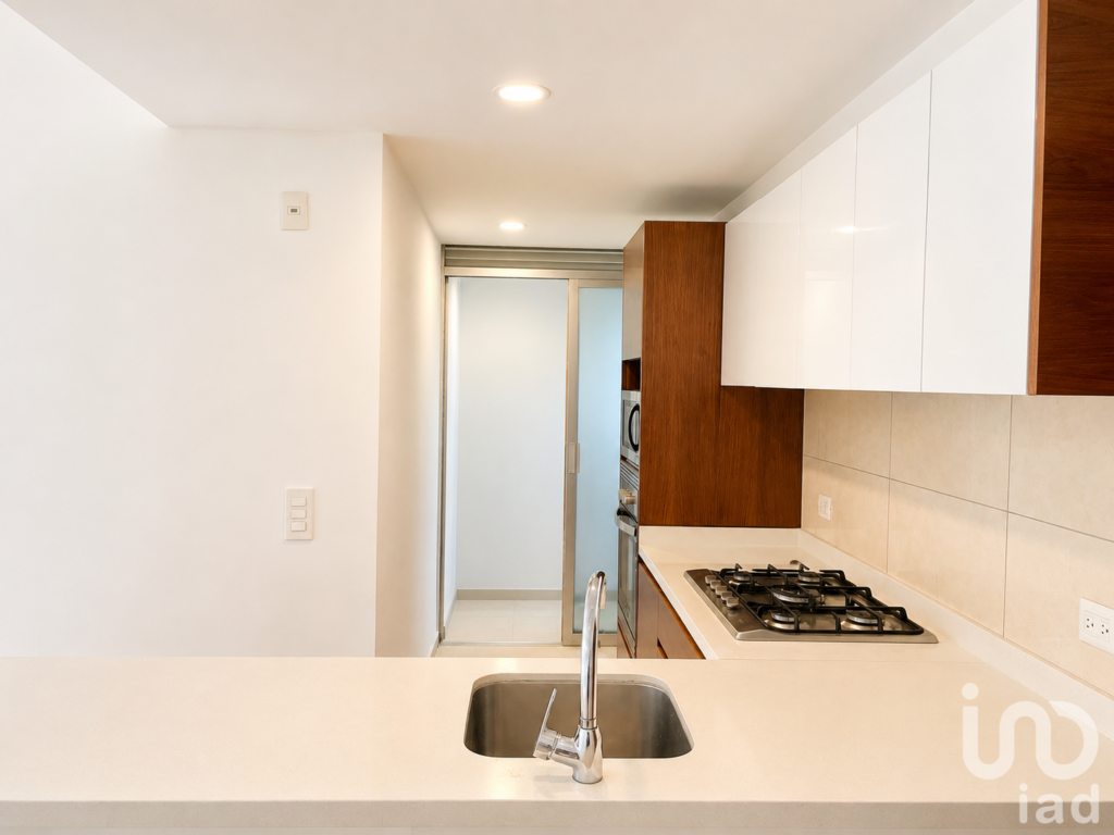 VENTA City Towers Park | Recién remodelado, balcón y vista a la alberca