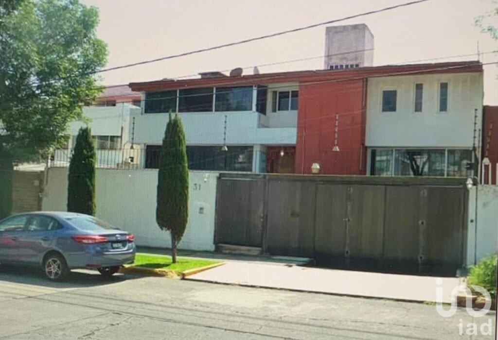 Casa en Cd. Satélite, Naucalpan para modernizar