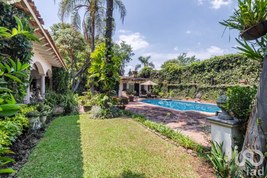 Vendo Exclusiva Residencia Contemporánea con Vista a las Montañas, Cuernavaca