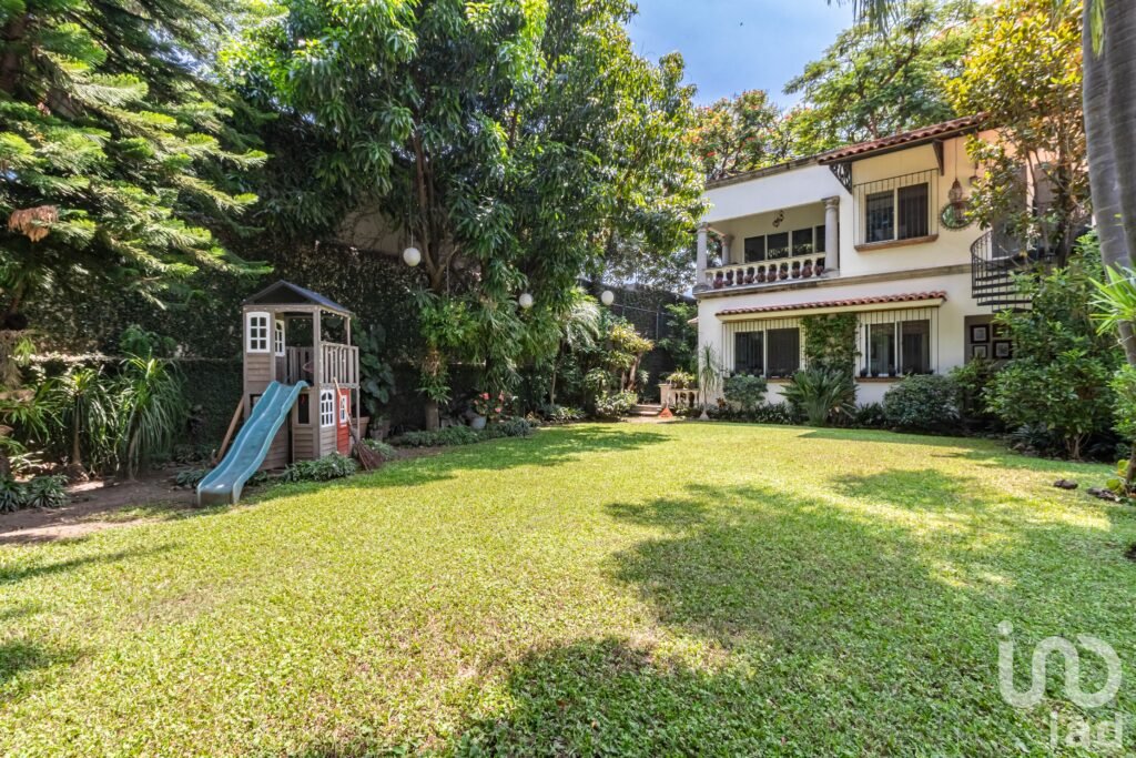 Vendo Exclusiva Residencia Contemporánea con Vista a las Montañas, Cuernavaca