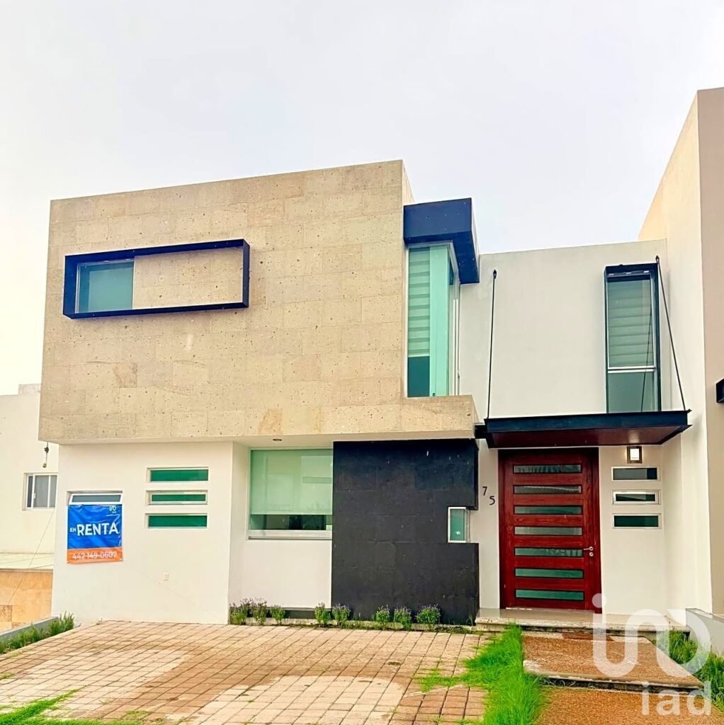 Casa en Renta Amplio Jardín y 3 Recamaras Cumbres del Cimatario Huimilpan Qro.