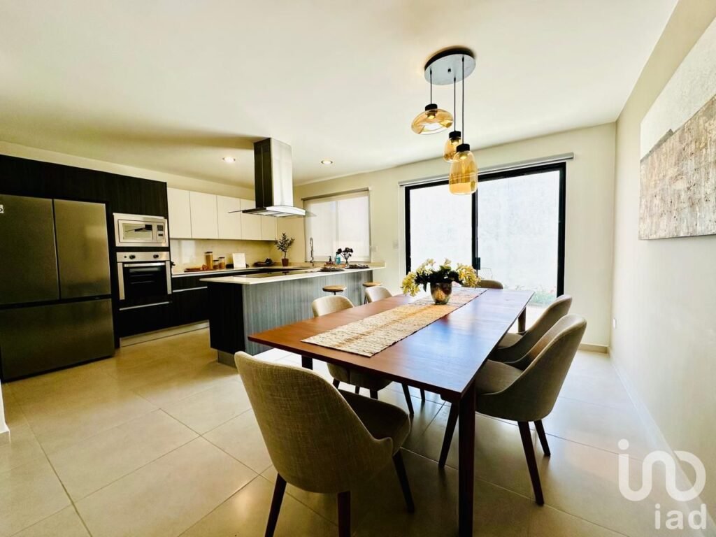 Casa en Venta Zona Residencial en García, Incluye COCINA * y Puertas de Seguridad $2,810,000