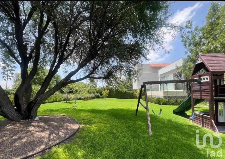 EXCLUSIVA CASA EN EL CAMPANARIO