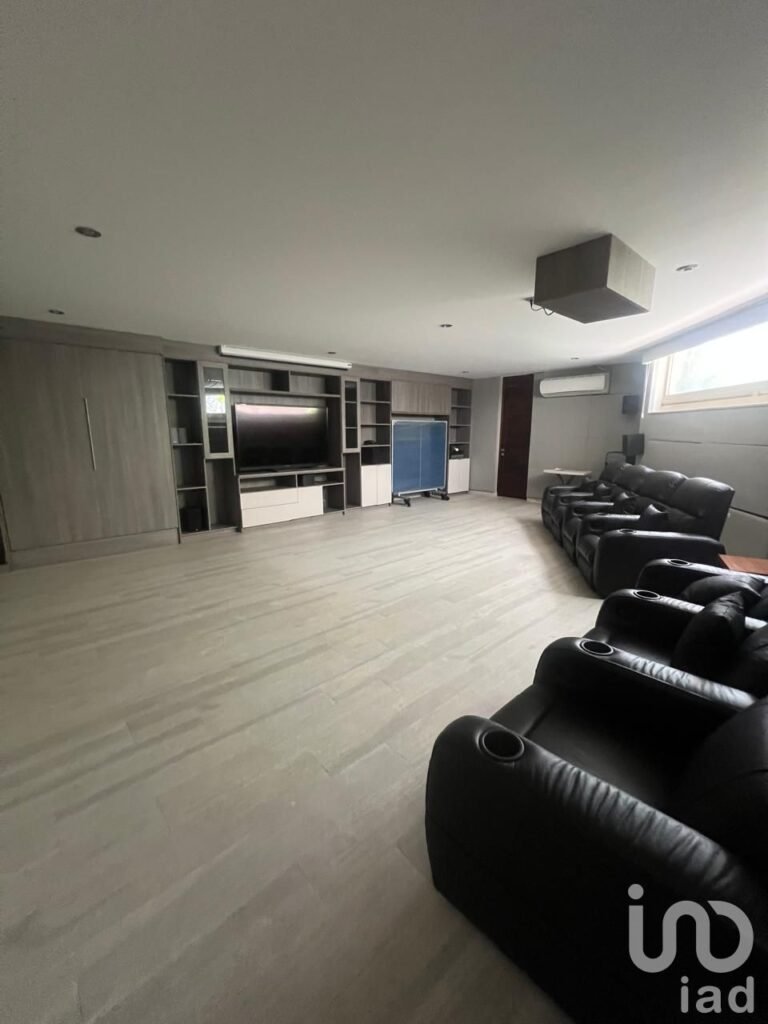 EXCLUSIVA CASA EN EL CAMPANARIO