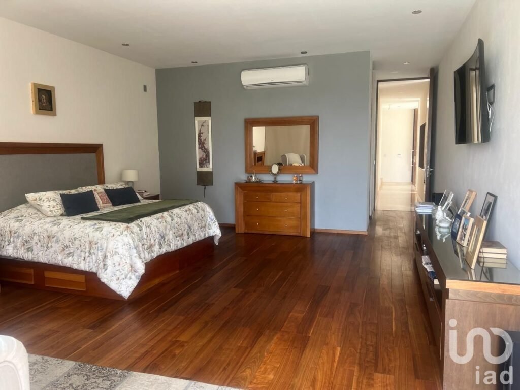 EXCLUSIVA CASA EN EL CAMPANARIO