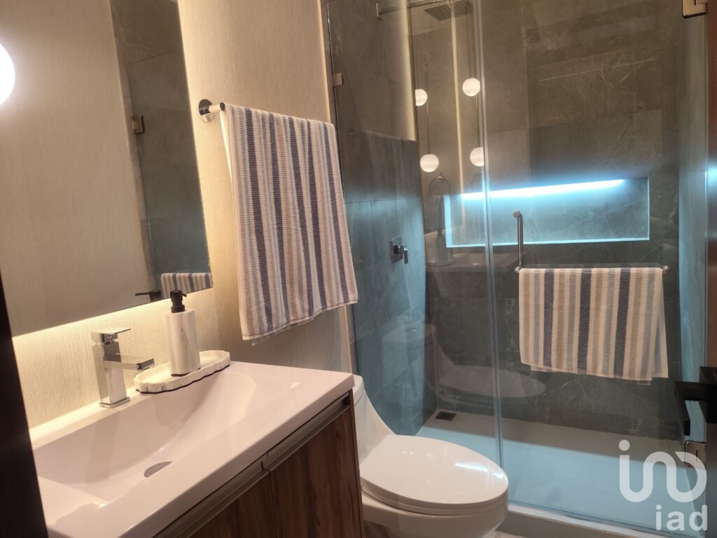 Casa en Venta Zona Residencial en García, Incluye COCINA * y Puertas de Seguridad $2,378,000