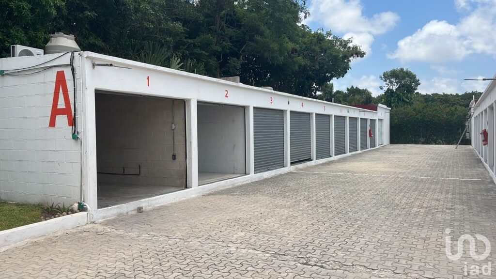 45 Bodegas en VENTA corredor Huayacán en Cancún Quintana Roo