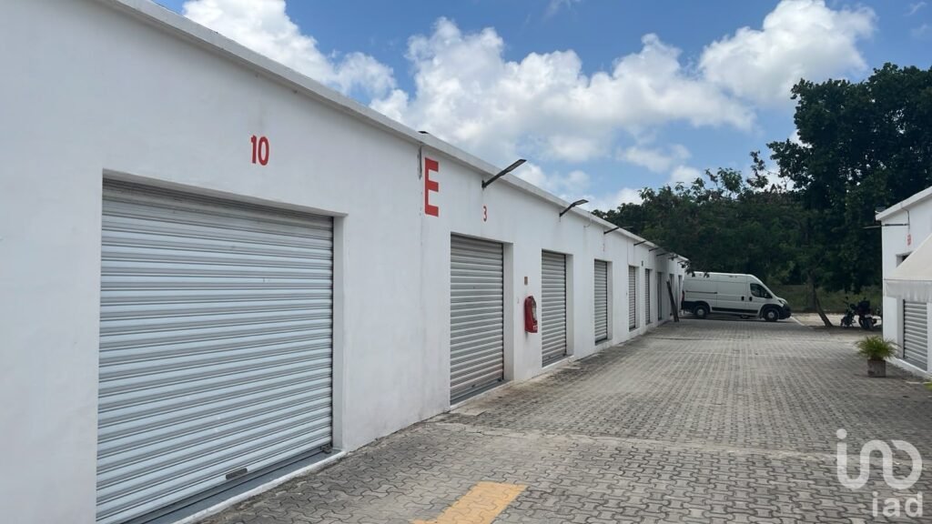45 Bodegas en VENTA corredor Huayacán en Cancún Quintana Roo