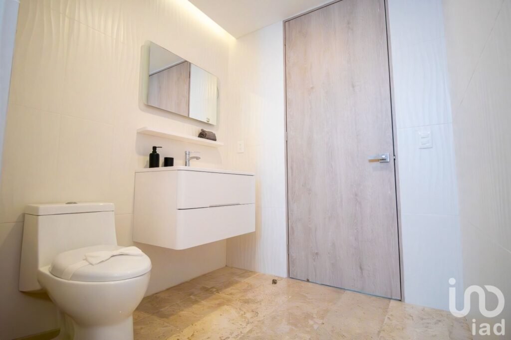 Studio for sale Excellent Location 5 mins from Beach