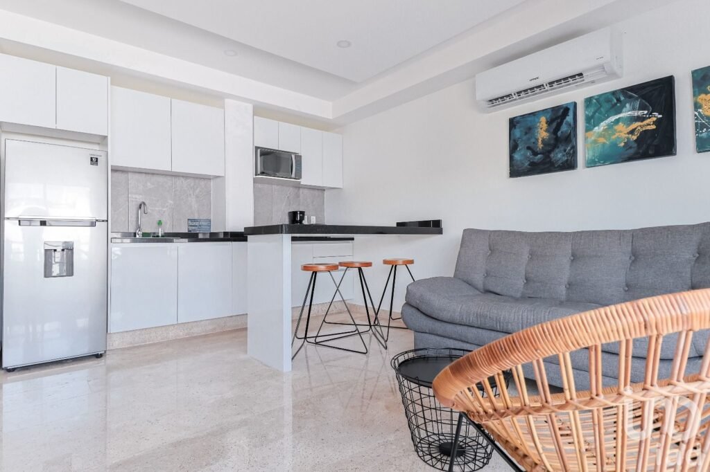 Studio for sale Excellent Location 5 mins from Beach