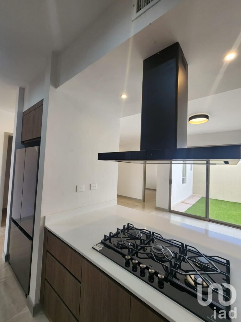 Casa en cerrada con amenidades como alberca en zona viñedos en Torreón
