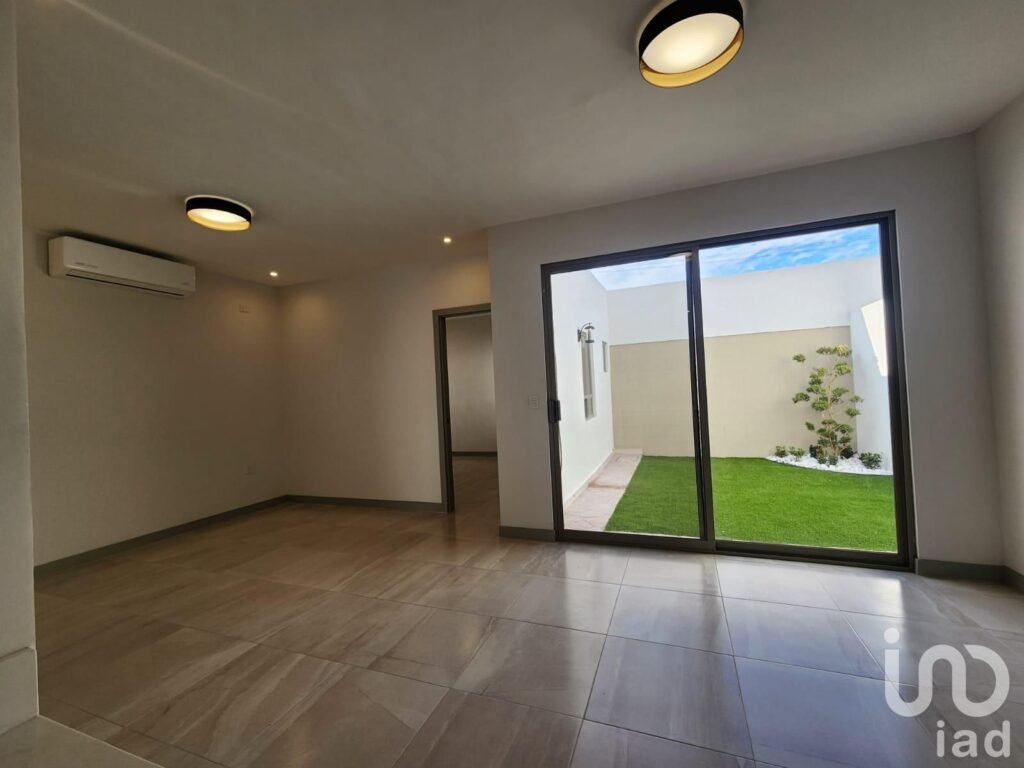 Casa en cerrada con amenidades como alberca en zona viñedos en Torreón