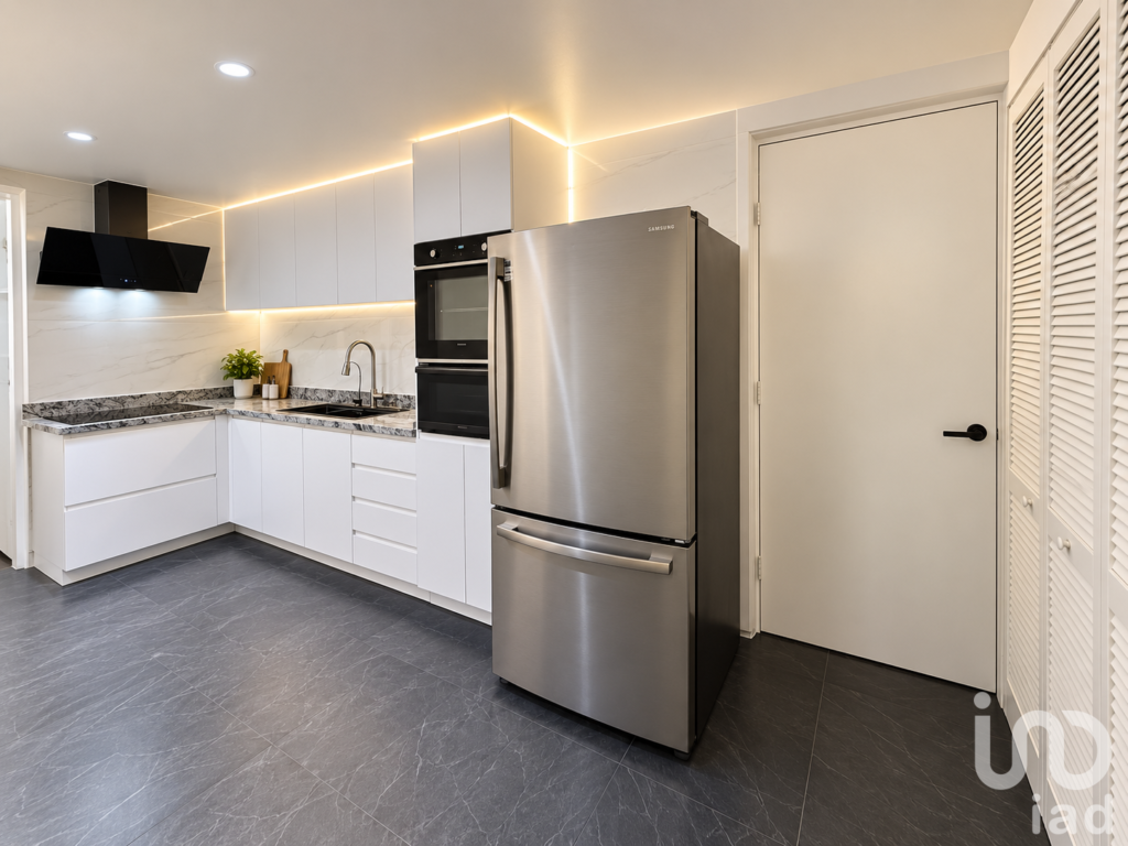 Departamento en renta en Lomas de Chapultepec | 330 m², 3 recámaras y 2 estacionamientos