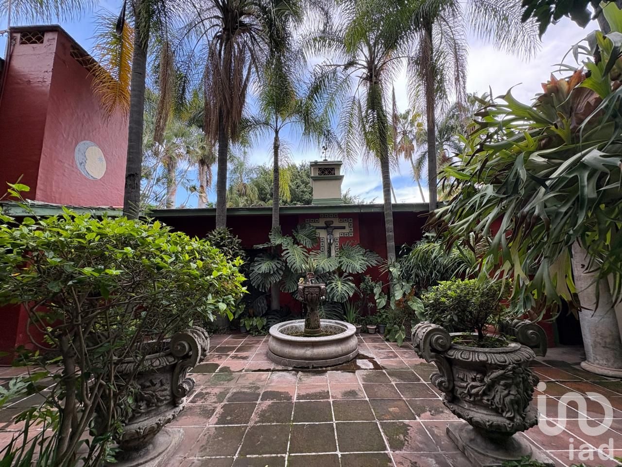 Venta Casa Palmira en Planta Baja 786m rodeada de jardín y alberca Venta Casa Palmira en Planta Baja 786m rodeada de jardín y alberca