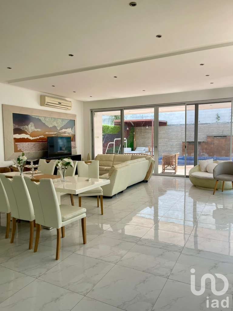 VENTA DE CASA EN RESIDENCIAL CUMBRES, CANCUN