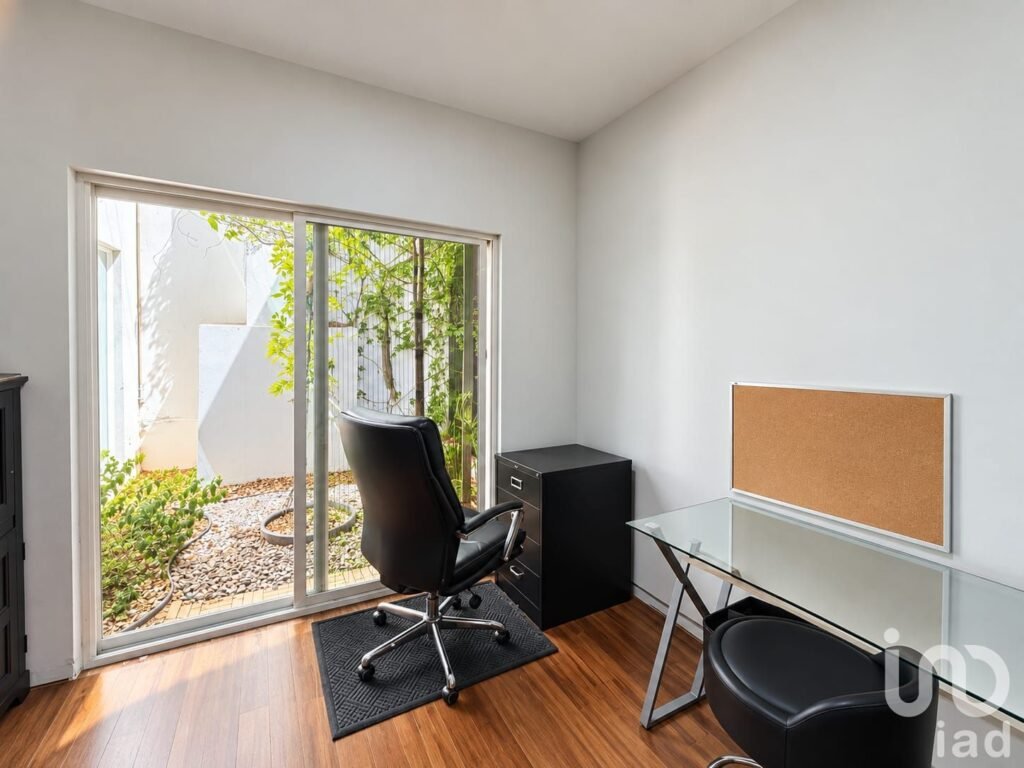 RESIDENCIA EN VENTA CON AMPLIO PATIO, SECTOR CANAL 44, CD JUAREZ
