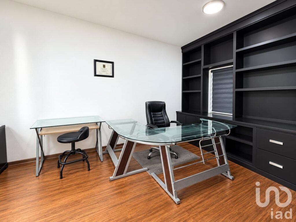 RESIDENCIA EN VENTA CON AMPLIO PATIO, SECTOR CANAL 44, CD JUAREZ