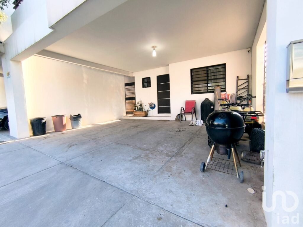 Venta Casa en esquina con Terreno excedente en Toscana Residencial, Dominio Cumbres