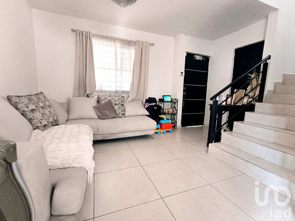 Venta Casa en esquina con Terreno excedente en Toscana Residencial, Dominio Cumbres