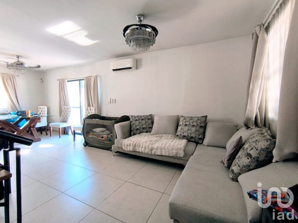 Venta Casa en esquina con Terreno excedente en Toscana Residencial, Dominio Cumbres