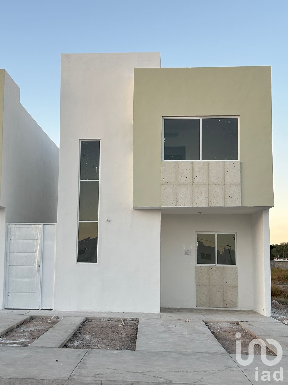 Casa en venta en cerrada sobre avenida principal  de Torreón