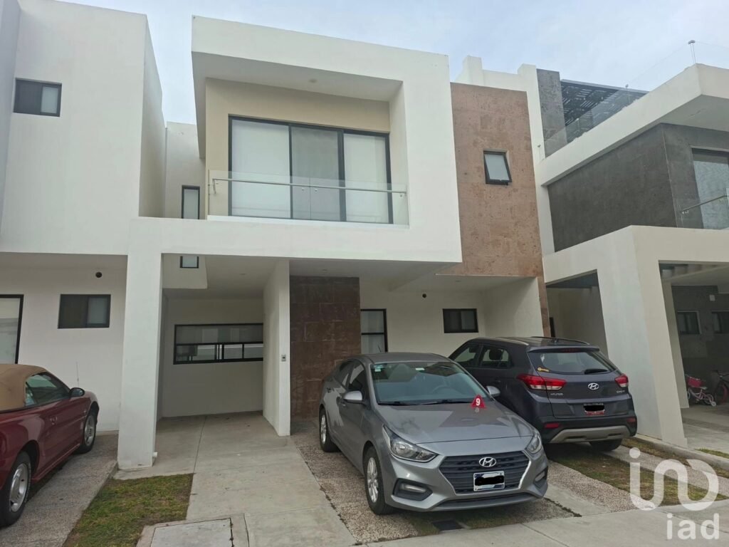 CASA EN RENTA ALTOS JURIQUILLA QUERETARO