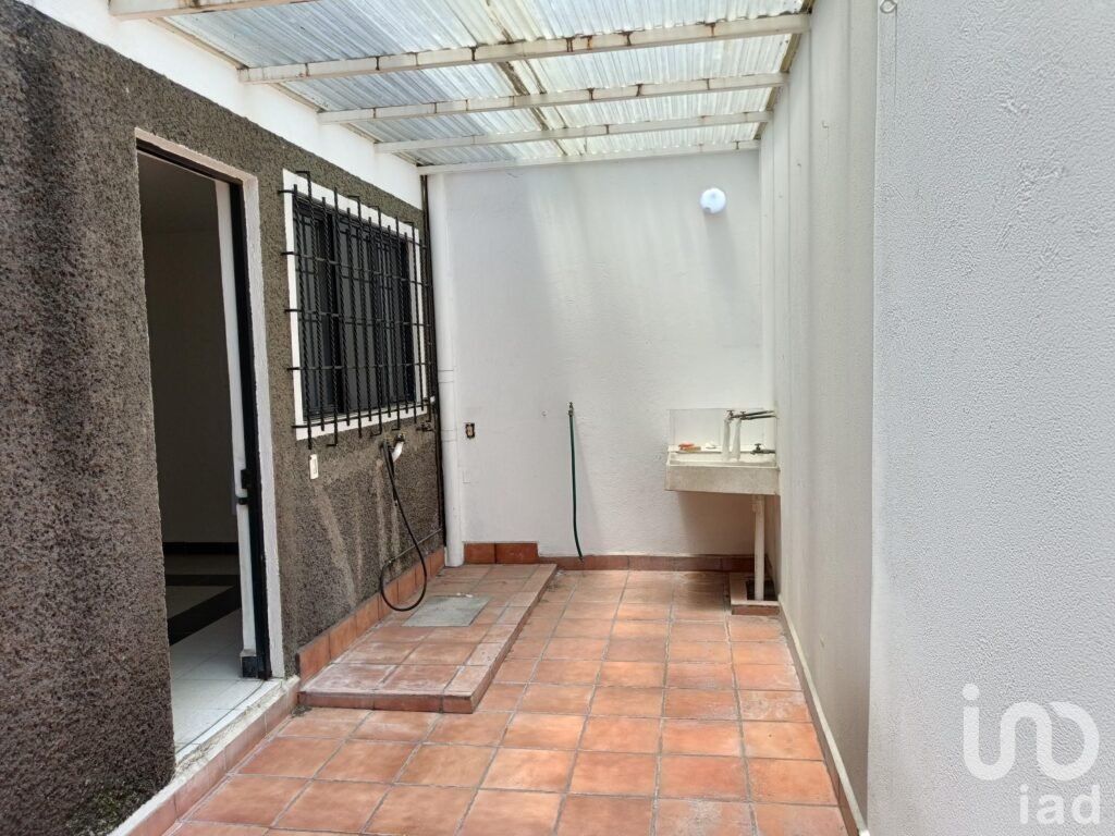 CASA HABITACION EN AV REVOLUCION MZ2 LT11COL. TEPALCATES IZTAPALAPA CP09210 CDMX